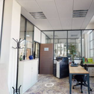 Bureau privé 19 m² 6 postes Coworking Boulevard de Brosses Dijon 21000 - photo 3